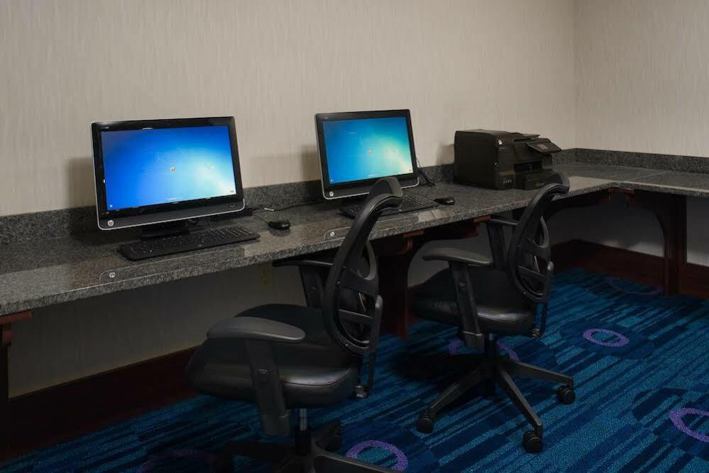 Fairfield Inn & Suites Lancaster Rohrerstown Konforlar fotoğraf